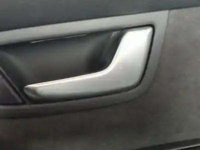 Автозапчасти б/у внутренняя задняя правая ручка за audi a8 (4e2) 4.0 tdi quattro ссылки oem iam 