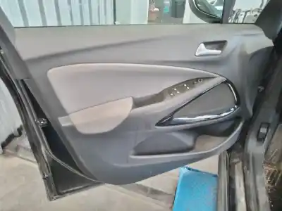 Автозапчасти б/у ОБИВКА ЛЕВОЙ ПЕРЕДНЕЙ ДВЕРИ за OPEL CROSSLAND X  ссылки OEM IAM   
