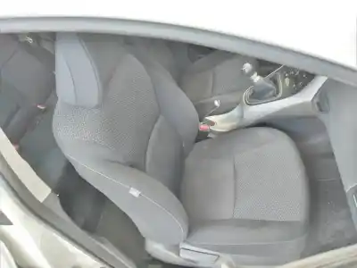 Peça sobressalente para automóvel em segunda mão assento dianteiro direito por toyota auris active referências oem iam   