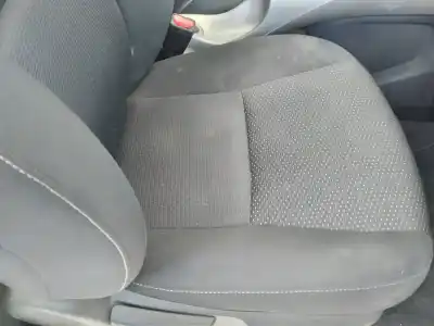 Peça sobressalente para automóvel em segunda mão assento dianteiro direito por toyota auris active referências oem iam   