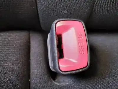 Pièce détachée automobile d'occasion boucle de ceinture de sécurité arriere droit pour toyota auris active références oem iam 