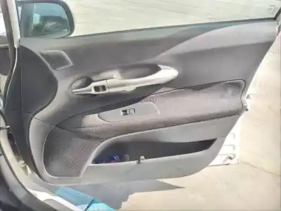 Pièce détachée automobile d'occasion garniture de porte avant droite pour toyota auris active références oem iam 