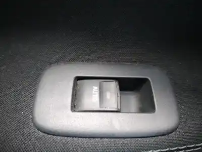 Pièce détachée automobile d'occasion commande de lève vitre arrière gauche pour toyota auris active références oem iam 