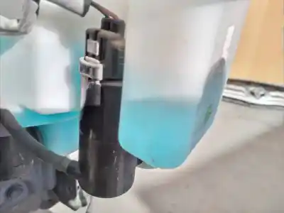 Pièce détachée automobile d'occasion pompe d'eau de nettoyage du pare brise pour toyota auris active références oem iam 759019