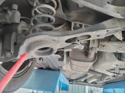Peça sobressalente para automóvel em segunda mão braço de suspensão inferior traseiro esquerdo por volvo c30 1.8 cat referências oem iam 