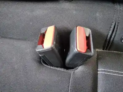 Peça sobressalente para automóvel em segunda mão chicote / encaixe cinto segurança traseiro esquerdo por dacia sandero iii stepway comfort referências oem iam 