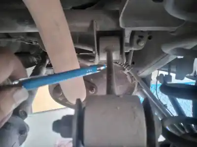 Peça sobressalente para automóvel em segunda mão braço oscilante suspensão traseiro direito por ssangyong actyon 200 xdi 4wd limited referências oem iam 