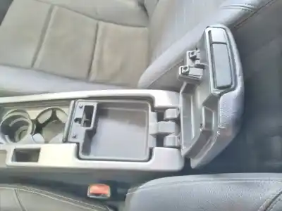 Pezzo di ricambio per auto di seconda mano bracciolo centrale per volvo c30 1.8 cat riferimenti oem iam   