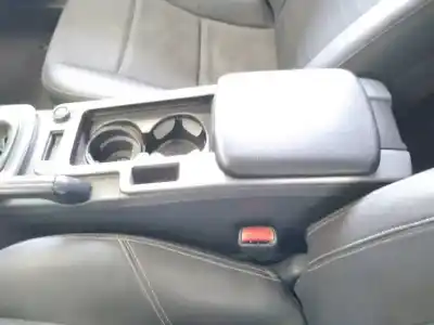 Pezzo di ricambio per auto di seconda mano bracciolo centrale per volvo c30 1.8 cat riferimenti oem iam   