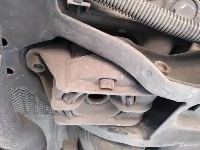 Second-hand car spare part rear engine support for opel meriva b essentia oem iam references   