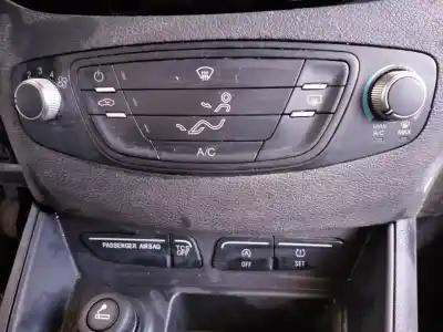 Peça sobressalente para automóvel em segunda mão COMANDO DE SOFAGEM (CHAUFFAGE / AR CONDICIONADO) por FORD TRANSIT COURIER  Referências OEM IAM E1071049E  