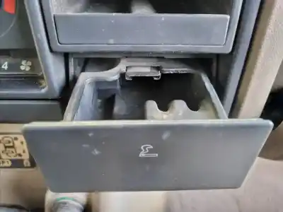 Peça sobressalente para automóvel em segunda mão cinzeiro por land rover discovery (salljg/lj) tdi referências oem iam   