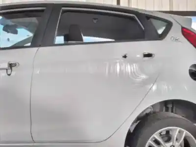 Peça sobressalente para automóvel em segunda mão PORTA DO AUTOMÓVEL TRASEIRA ESQUERDA por FORD FIESTA (CCN)  Referências OEM IAM   