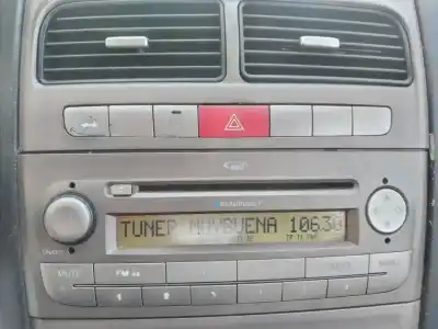 Second-hand car spare part audio system / radio cd for fiat linea (110) dynamic oem iam references 