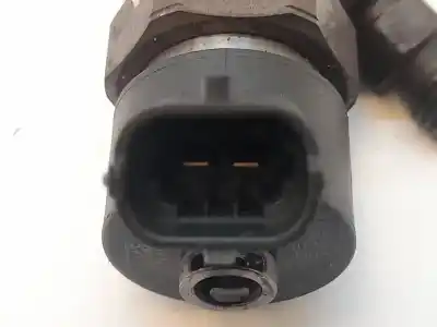 Second-hand car spare part injector for renault trafic combi (ab 4.01) 6 - plazas. acristalado parcial 2.9t combi corto oem iam references 0445110110  8200100272