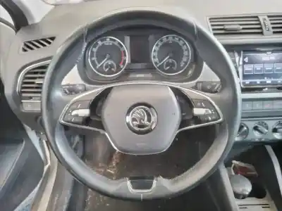 Second-hand car spare part steering wheel for skoda fabia ambition oem iam references 