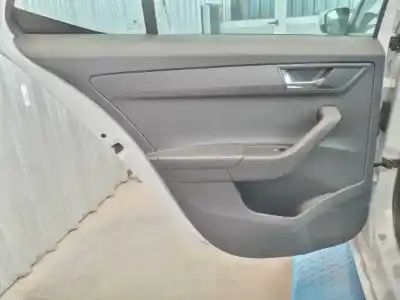 Second-hand car spare part left rear door trim for skoda fabia ambition oem iam references 