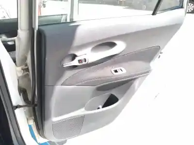 Pièce détachée automobile d'occasion garniture de porte arrière droite pour toyota auris active références oem iam 