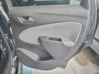 Peça sobressalente para automóvel em segunda mão forra / revestimento da porta traseira direita por opel crossland x design line referências oem iam 