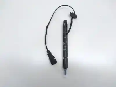 İkinci el araba yedek parçası ENJEKTÖR için VOLKSWAGEN PASSAT BERLINA (3B3)  OEM IAM referansları 059130202E  0432133834