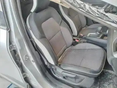Peça sobressalente para automóvel em segunda mão assento dianteiro direito por renault captur ii e-tech engineered referências oem iam   