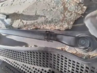 Second-hand car spare part left front windshield wiper arm for renault captur ii e-tech engineered oem iam references 