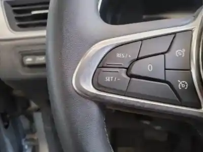 Second-hand car spare part steering wheel for renault captur ii e-tech engineered oem iam references   