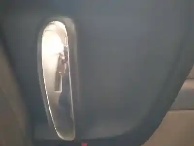 Second-hand car spare part interior right side handle for kia carnival 2.9 crdi vgt active oem iam references   