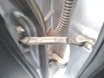 Pièce détachée automobile d'occasion retenue de porte pour subaru xv executive références oem iam 