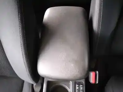 Pezzo di ricambio per auto di seconda mano bracciolo centrale per subaru xv executive riferimenti oem iam   