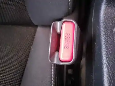 Pièce détachée automobile d'occasion boucle de ceinture de sécurité avant droit pour subaru xv executive références oem iam 