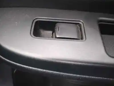 Pièce détachée automobile d'occasion commande de lève vitre avant droit pour subaru xv executive références oem iam 