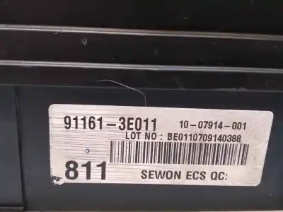 Peça sobressalente para automóvel em segunda mão caixa de fusíveis e relés por kia sorento 2.5 crdi active referências oem iam 911613e011  be0110709140388