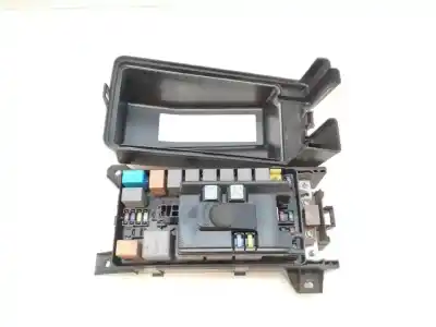 Peça sobressalente para automóvel em segunda mão Caixa De Fusíveis E Relés por KIA SORENTO 2.5 CRDi Active Referências OEM IAM 911613E011  BE0110709140388