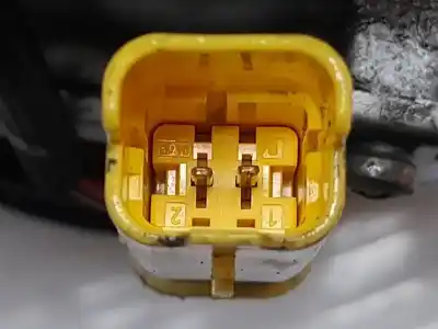 Pezzo di ricambio per auto di seconda mano compressore aria condizionata per citroen c-elysée exclusive riferimenti oem iam 9806599380  
