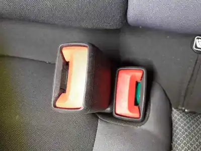 Peça sobressalente para automóvel em segunda mão CHICOTE / ENCAIXE CINTO SEGURANÇA TRASEIRO ESQUERDO por SEAT ARONA  Referências OEM IAM   