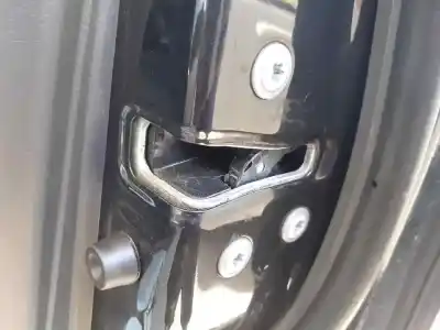 Second-hand car spare part front right door lock for toyota auris hybrid active oem iam references 