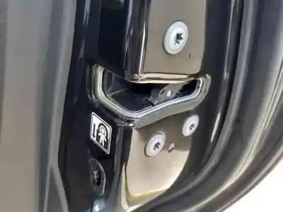 Second-hand car spare part rear right door lock for toyota auris hybrid active oem iam references 