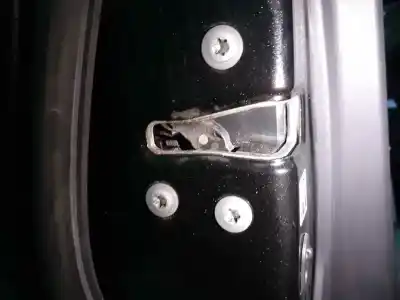 Second-hand car spare part rear left door lock for toyota auris hybrid active oem iam references 