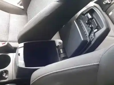 Pezzo di ricambio per auto di seconda mano bracciolo centrale per toyota auris hybrid active riferimenti oem iam   