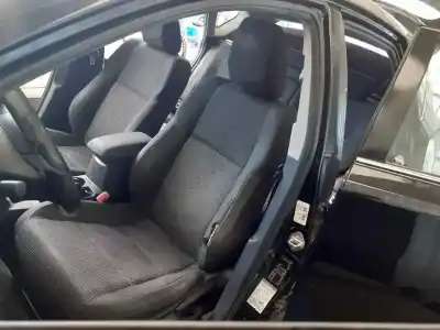 Second-hand car spare part left front seat for toyota auris hybrid active oem iam references 