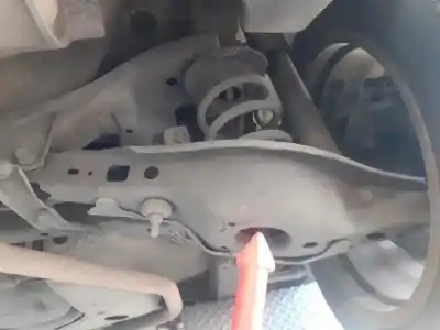 Second-hand car spare part rear lower right suspension arm for toyota auris hybrid active oem iam references 