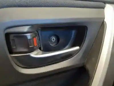 Second-hand car spare part interior left front handle for toyota auris hybrid active oem iam references 