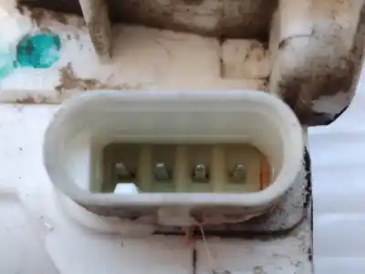 Second-hand car spare part left front door lock for dodge caliber se oem iam references   