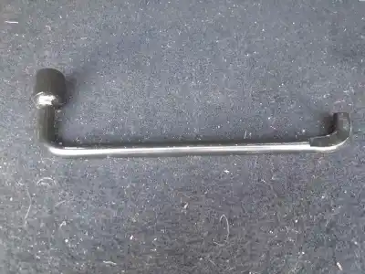 Peça sobressalente para automóvel em segunda mão chave de roda por peugeot 2008 (--.2013->) active referências oem iam   