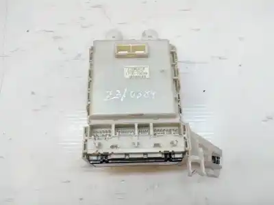 Peça sobressalente para automóvel em segunda mão caixa de fusíveis e relés por toyota auris active referências oem iam 8273002j70  171610c09