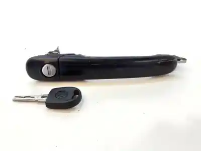 Pièce détachée automobile d'occasion Poignée De Porte Avant Droite pour VOLKSWAGEN POLO BERLINA (6N2) 1.4I 60 5P CONCEPTLINE Références OEM IAM   