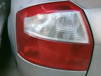 İkinci el araba yedek parçası SOL KUYRUK LAMBASI için AUDI A4 BERLINA (8E) 2.0 20V CAT (ALT) OEM IAM referansları   