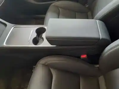 Second-hand car spare part Center Armrest for TESLA MODEL Y GRAN AUTONOMIA DUAL AWD 514 CV / 378 KW OEM IAM references   
