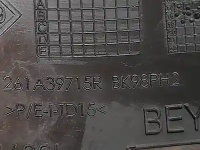 Peça sobressalente para automóvel em segunda mão moldura farol neblina esquerdo por renault clio iv limited referências oem iam 261a39715r  